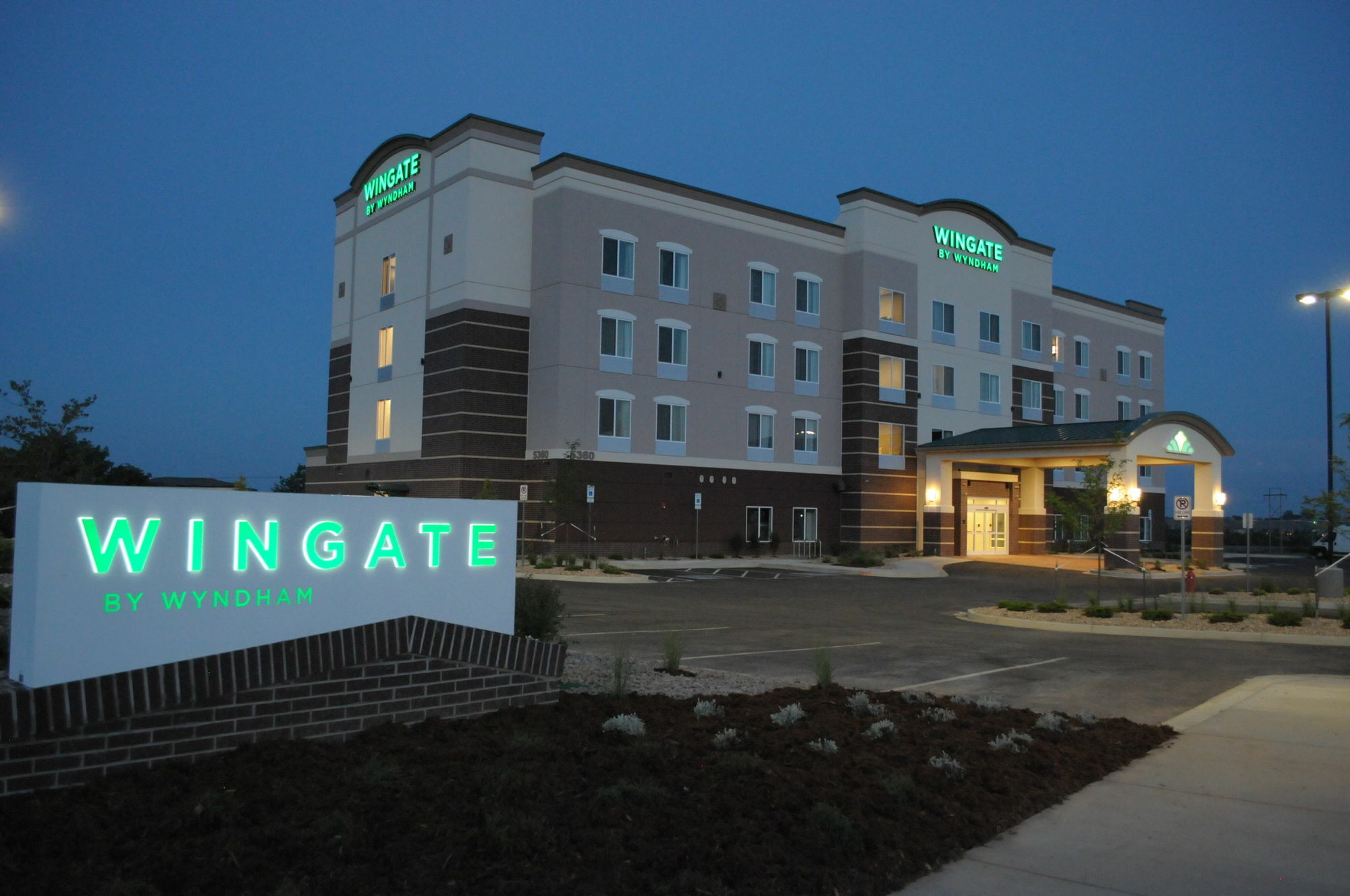 Wingate By Wyndham Loveland Johnstown Exterior photo