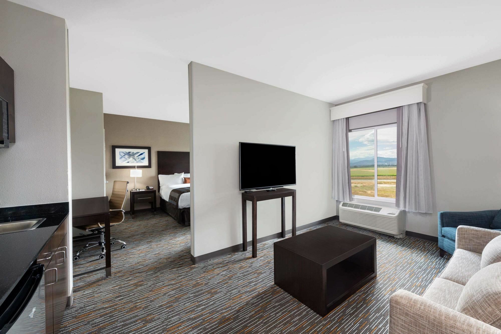 Wingate By Wyndham Loveland Johnstown Exterior photo